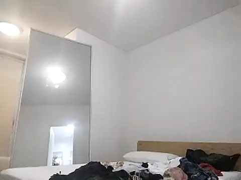 Snapshot of rivocumslut chatting on 11.30.25 rivocumslut online show from 11.30.25