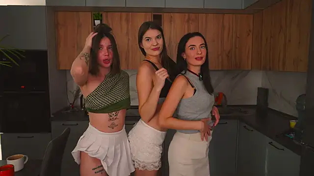 Anny Molly online show from 10.05.25