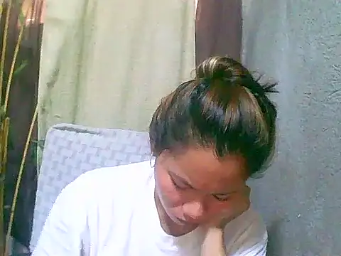 Snapshot of Sweeetgurll chatting on 04.28.26 Sweeetgurll online show from 04.28.26