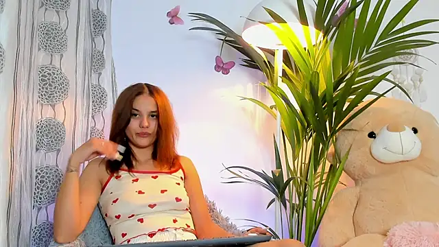 Snapshot of ScarlettVelour chatting on 10.27.25 ScarlettVelour online show from 10.27.25