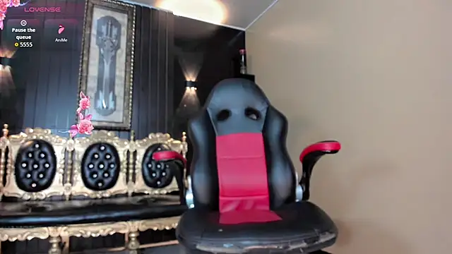 Snapshot of Natasha_clifford chatting on 10.24.25 Natasha clifford online show from 10.24.25