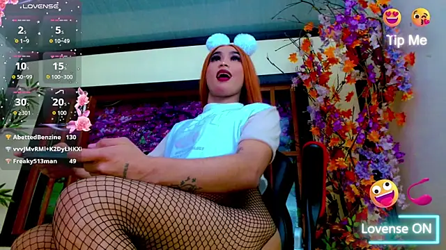 Snapshot of Natasha_clifford chatting on 12.19.25 Natasha clifford online show from 12.19.25