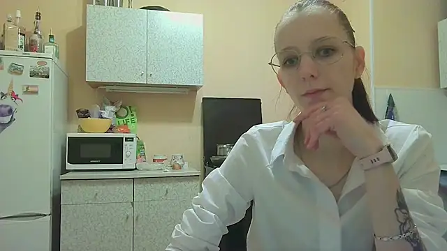 Lucy Divine online show from 10.13.25