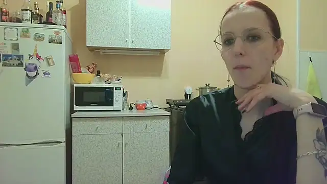 Lucy Divine online show from 11.20.25
