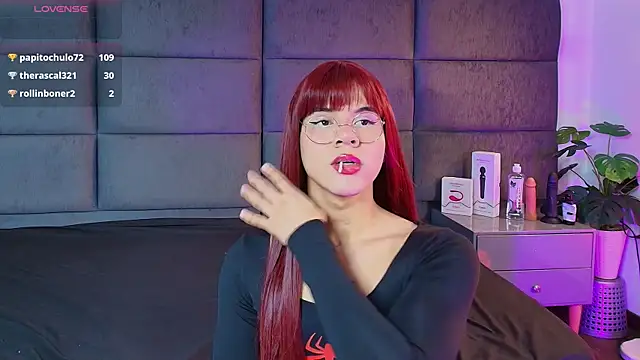 Slenna Moon online show from 12.21.25