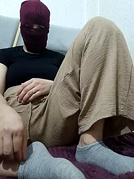 Snapshot of Ahalm chatting on 10.27.25 Ahalm online show from 10.27.25