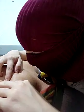 Snapshot of Ahalm chatting on 10.29.25 Ahalm online show from 10.29.25