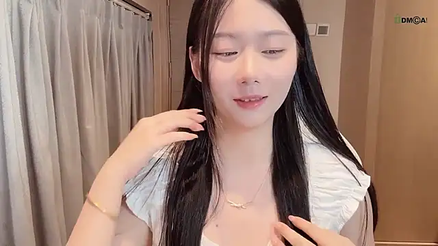 Snapshot of Makinghappymyself_ chatting on 10.26.25 Makinghappymyself online show from 10.26.25