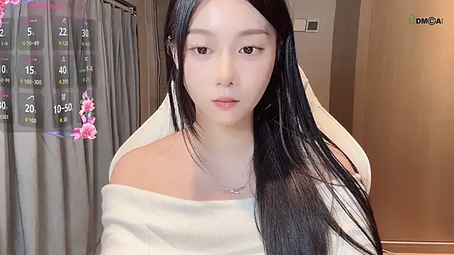 Snapshot of Makinghappymyself_ chatting on 11.20.25 Makinghappymyself online show from 11.20.25