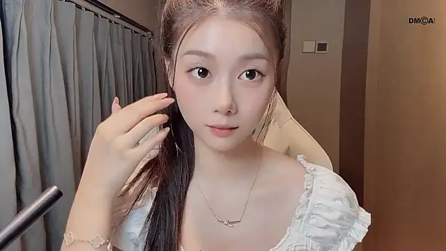 Snapshot of Makinghappymyself_ chatting on 12.04.25 Makinghappymyself online show from 12.04.25