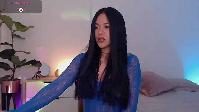 Snapshot of Annabnz chatting on 10.03.25 Annabnz online show from 10.03.25