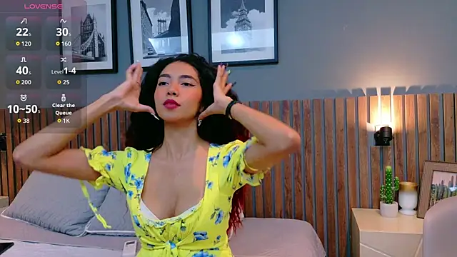 luna roja25 online show from 10.03.25