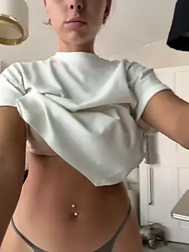 KayleeBella online show from 09.12.25