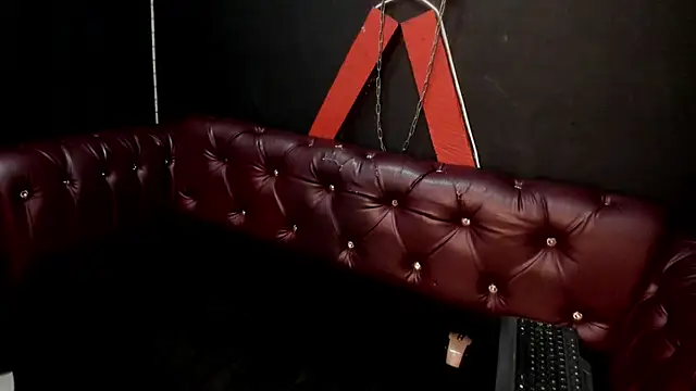 Scarlett 14  online show from 11.27.25