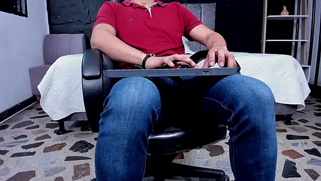 Snapshot of LiamDeep chatting on 06.19.26 LiamDeep online show from 06.19.26