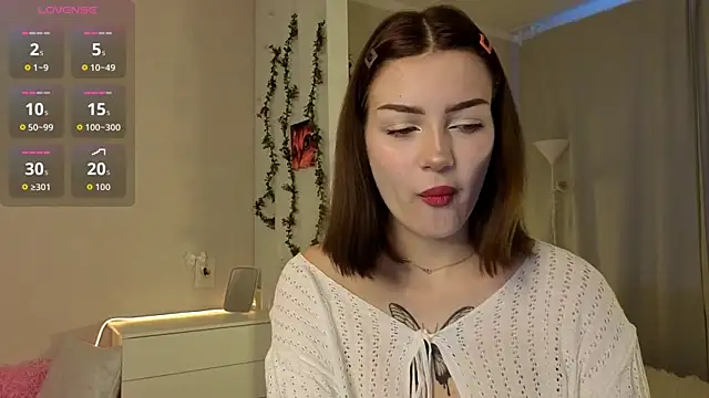 Snapshot of PurrrBerry chatting on 10.11.25 PurrrBerry online show from 10.11.25