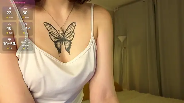 Snapshot of PurrrBerry chatting on 10.26.25 PurrrBerry online show from 10.26.25