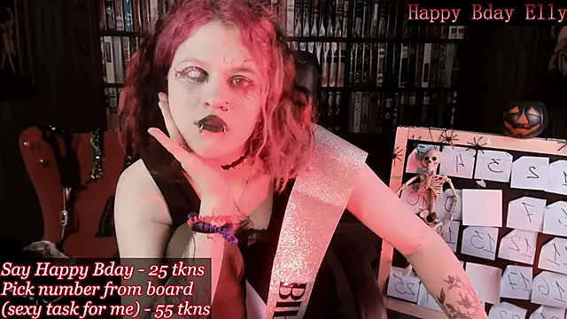 NoelleGothicShadow online show from 10.25.25