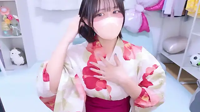 Snapshot of Hinata_Sun chatting on 07.15.26 Hinata Sun online show from 07.15.26