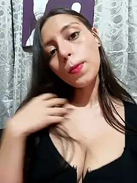 Snapshot of Lahila_ chatting on 10.16.25 Lahila online show from 10.16.25