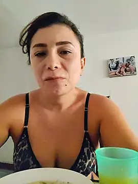 mia mancinii online show from 08.02.26