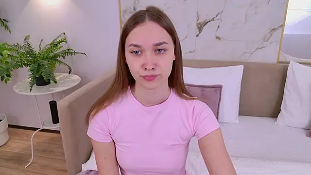 AmadaReine online show from 10.03.25