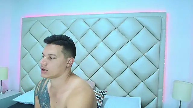 Snapshot of EclipseandFlame chatting on 10.02.25 EclipseandFlame online show from 10.02.25