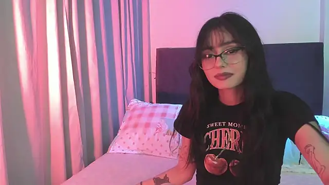 Snapshot of psycatt_ chatting on 11.08.25 psycatt online show from 11.08.25