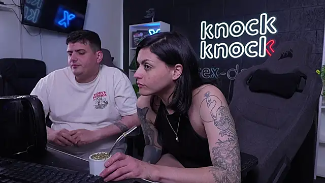 Snapshot of KnockKnockClub chatting on 09.22.25 KnockKnockClub online show from 09.22.25