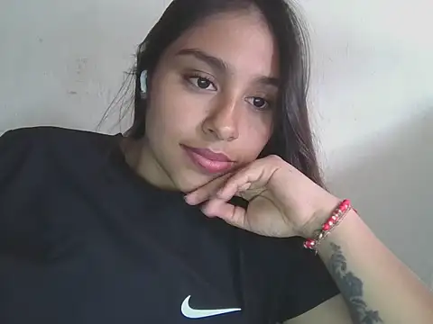 Snapshot of zairabreze chatting on 03.25.26 zairabreze online show from 03.25.26
