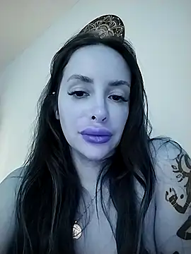 AmandinhaGomes96 online show from 11.08.25