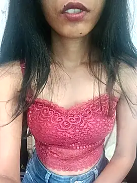 Daizy Shah online show from 12.23.25