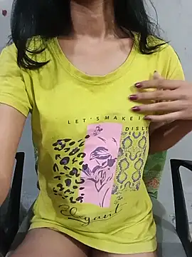 Daizy Shah online show from 05.15.26