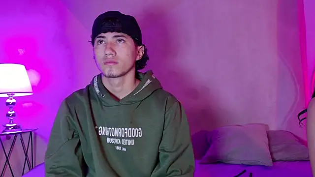 Snapshot of Laura_and_Kevin chatting on 09.15.25 Laura and Kevin online show from 09.15.25