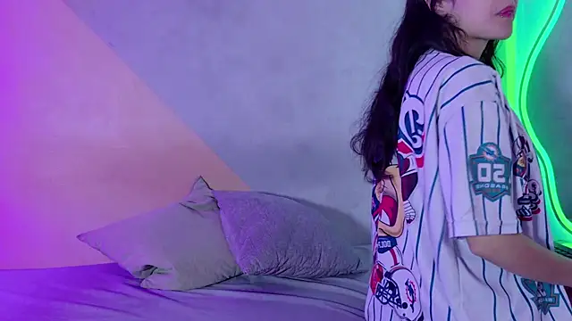 Snapshot of Laura_and_Kevin chatting on 09.18.25 Laura and Kevin online show from 09.18.25