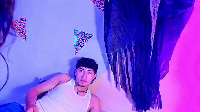 Snapshot of Laura_and_Kevin chatting on 10.25.25 Laura and Kevin online show from 10.25.25