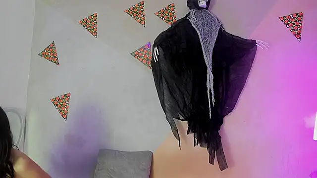 Snapshot of Laura_and_Kevin chatting on 11.14.25 Laura and Kevin online show from 11.14.25