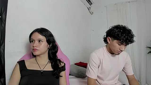 Snapshot of Laura_and_Kevin chatting on 01.08.26 Laura and Kevin online show from 01.08.26