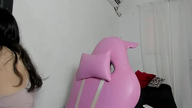 Snapshot of Laura_and_Kevin chatting on 01.09.26 Laura and Kevin online show from 01.09.26