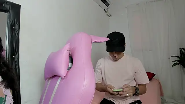 Snapshot of Laura_and_Kevin chatting on 01.13.26 Laura and Kevin online show from 01.13.26