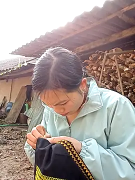 ngan-cute online show from 12.19.25