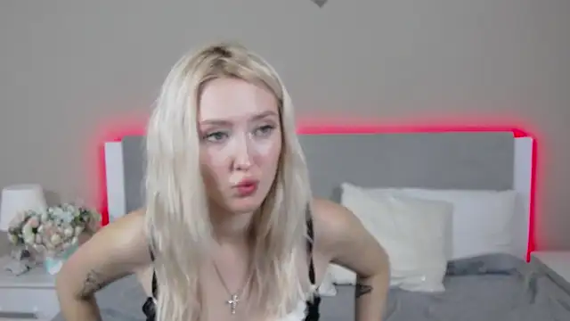 MarianeSun online show from 10.07.25