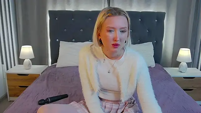 MarianeSun online show from 12.03.25