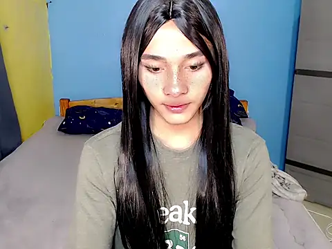Petite HugeCock online show from 07.01.26
