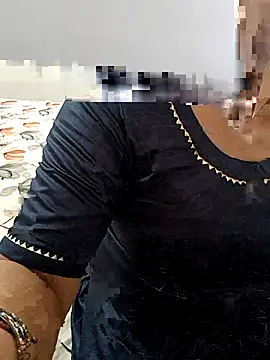 Snapshot of angel_ridhi chatting on 09.10.25 angel ridhi online show from 09.10.25