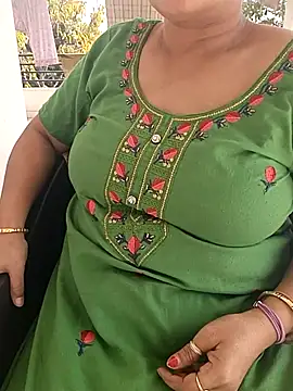 Snapshot of angel_ridhi chatting on 11.16.25 angel ridhi online show from 11.16.25