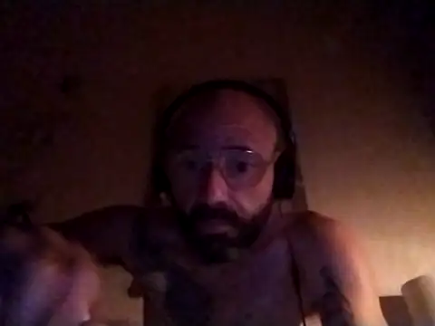 Snapshot of alex87daco chatting on 05.18.26 alex87daco online show from 05.18.26