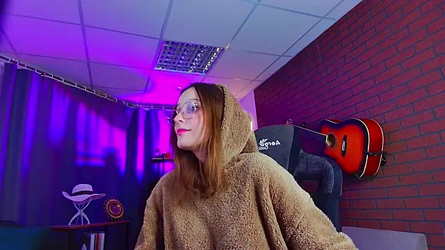 Snapshot of JenniferKiim chatting on 12.03.25 JenniferKiim online show from 12.03.25