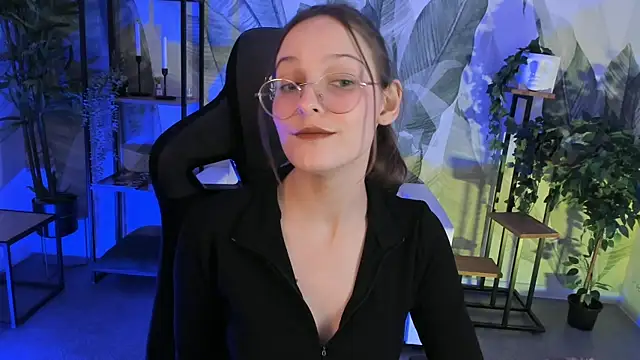 Snapshot of JenniferKiim chatting on 12.15.25 JenniferKiim online show from 12.15.25