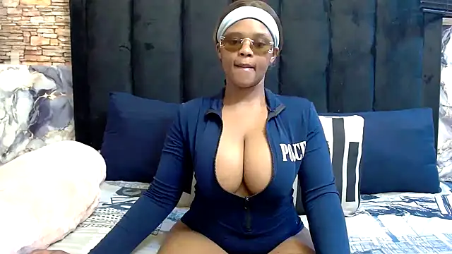 Snapshot of SexyBaddieXXX chatting on 08.09.26 SexyBaddieXXX online show from 08.09.26